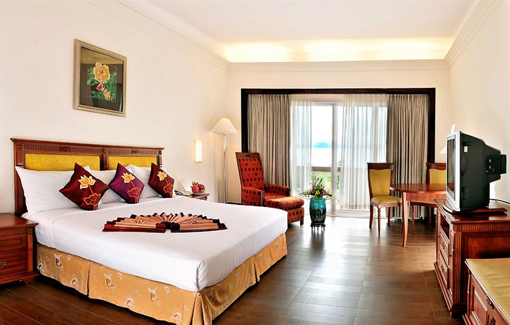 Royal Villas Halong Ха Лонг Екстериор снимка